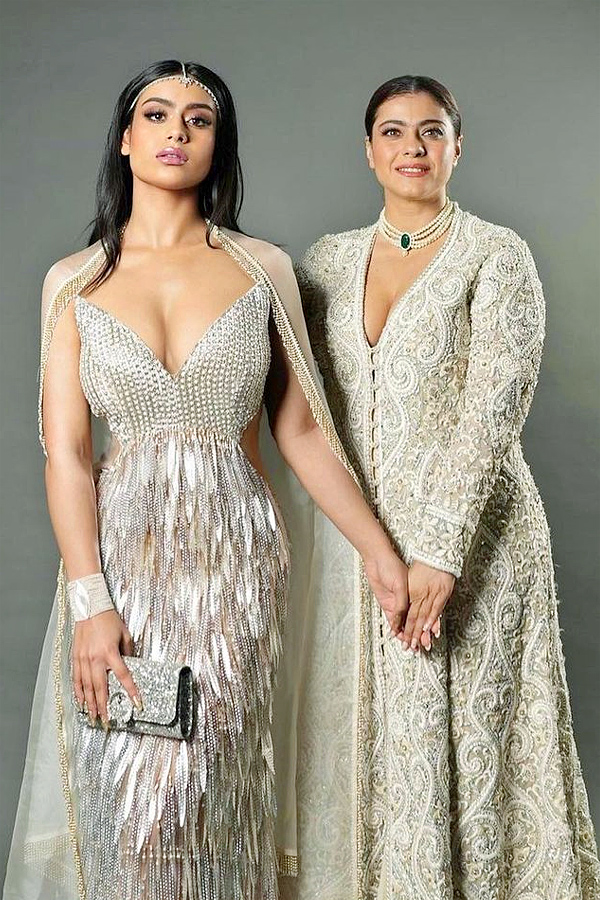 kajol_20Daughter_20Nysa_20Devgan_20Latest_20Stunning_20Photos_16.jpg 17