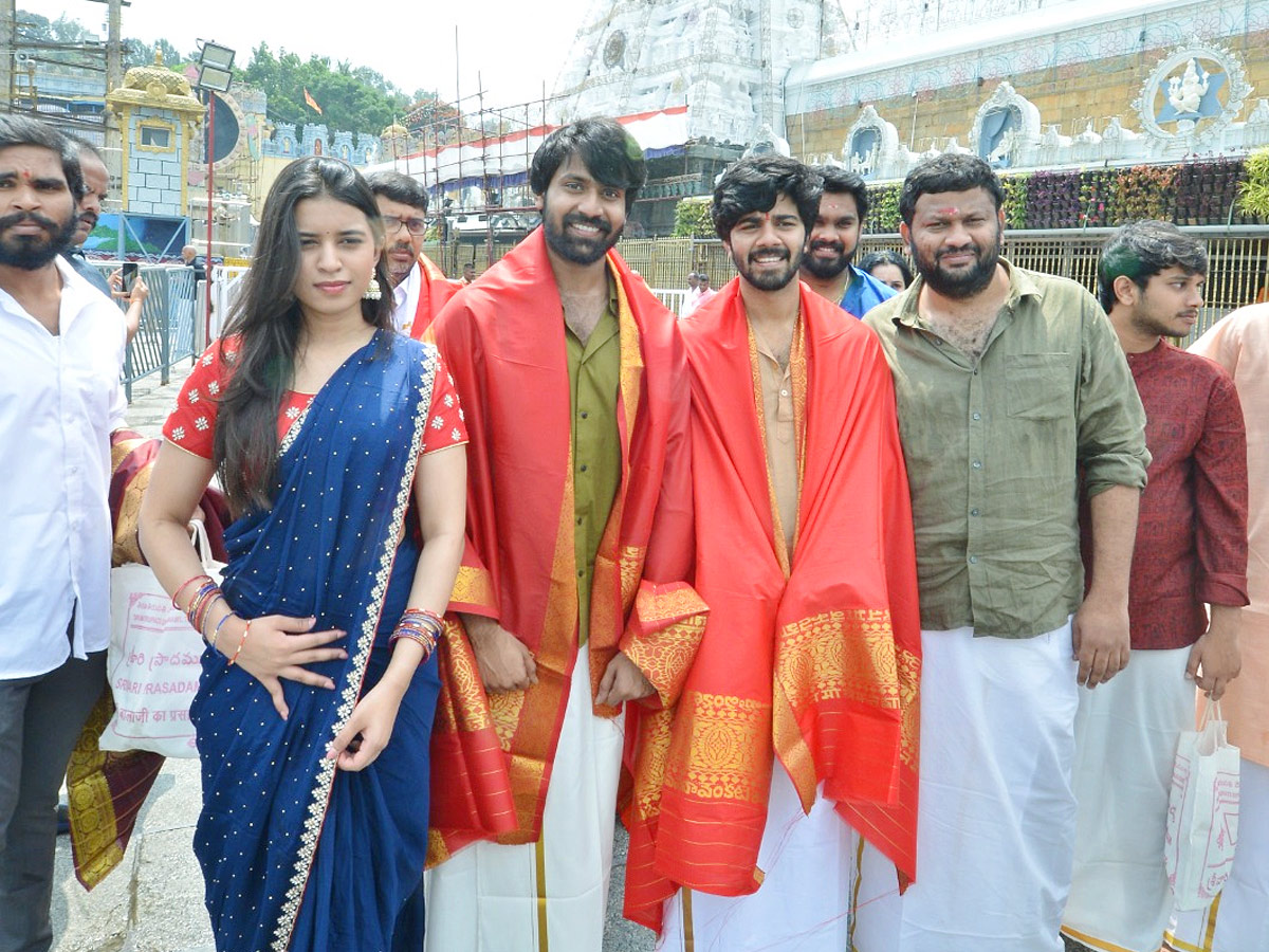 Mad_20Movie_20Team_20Visits_20Tirumala_20Photos_13.jpg 14