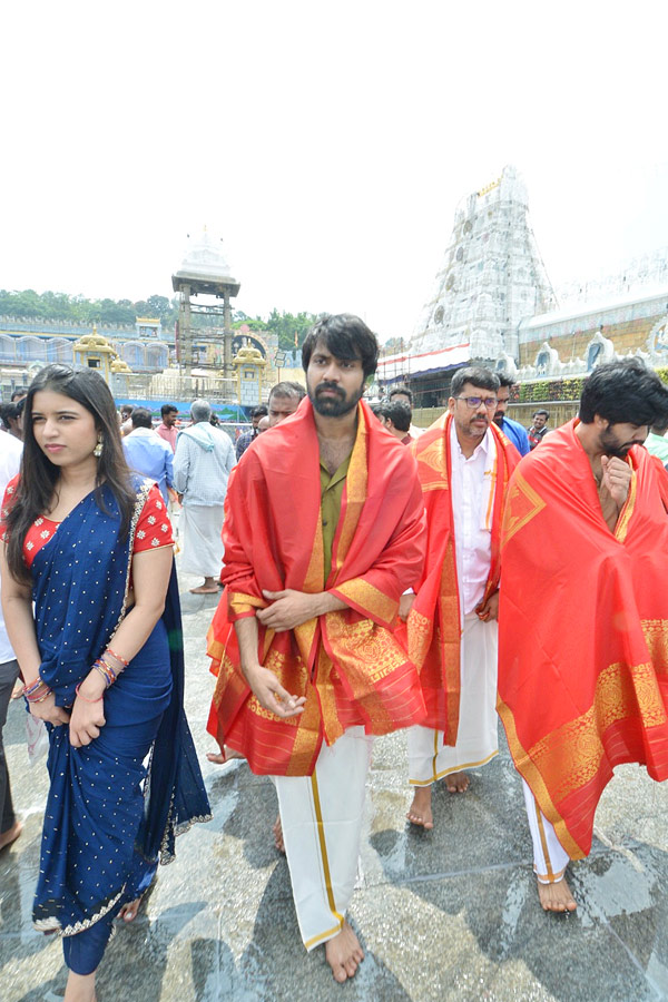 Mad_20Movie_20Team_20Visits_20Tirumala_20Photos_2.jpg 3