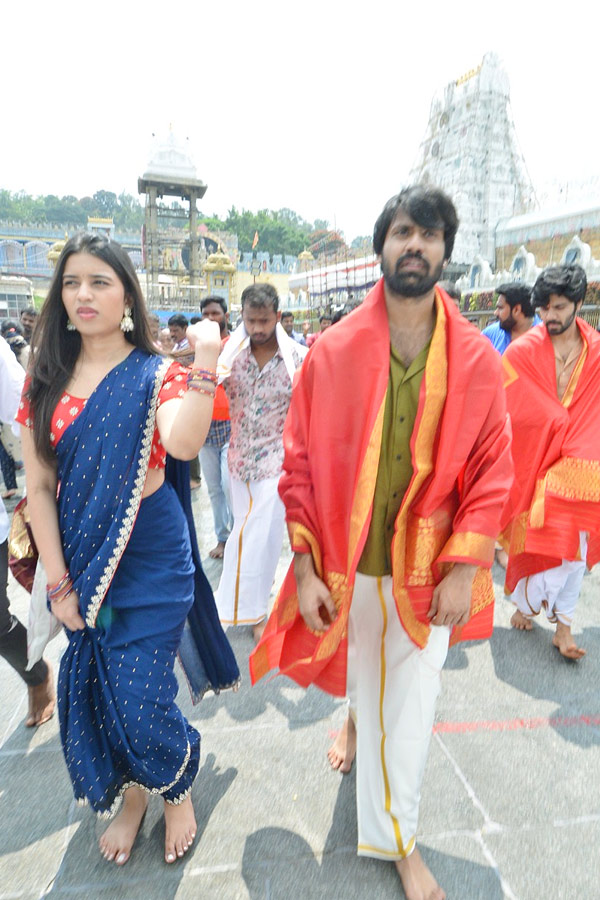Mad_20Movie_20Team_20Visits_20Tirumala_20Photos_4.jpg 5