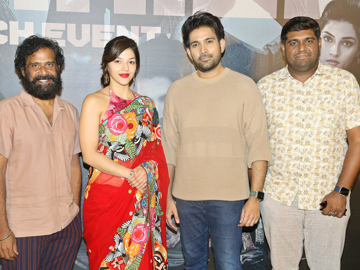 SPARK_20Trailer_20Launch_20Event_20Photos_4.jpg 5