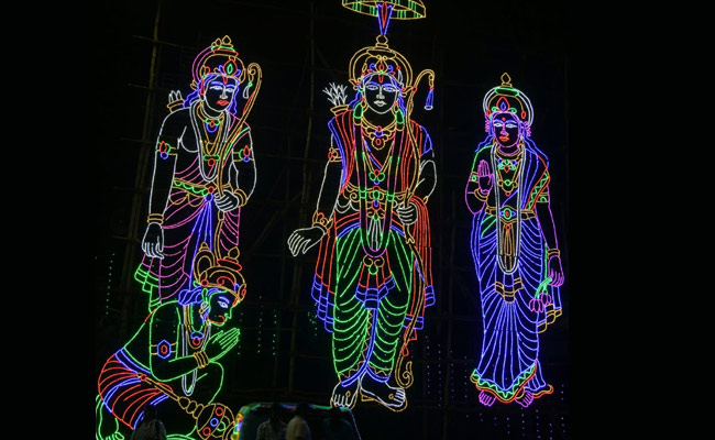 Tirumala_20Temple_20Lighting_20for_20Brahmotsavams_202023_20Photos_10.jpg 9