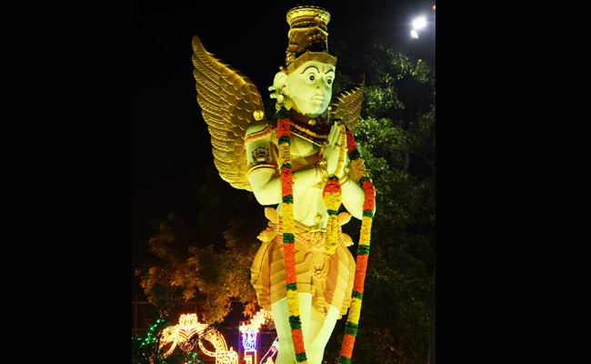 Tirumala_20Temple_20Lighting_20for_20Brahmotsavams_202023_20Photos_12.jpg 11