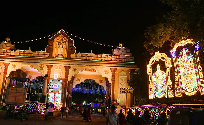 Tirumala_20Temple_20Lighting_20for_20Brahmotsavams_202023_20Photos_2.jpg 2