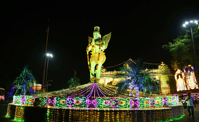 Tirumala_20Temple_20Lighting_20for_20Brahmotsavams_202023_20Photos_5.jpg 5