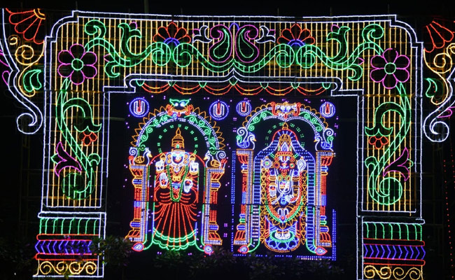 Tirumala_20Temple_20Lighting_20for_20Brahmotsavams_202023_20Photos_9.jpg 8