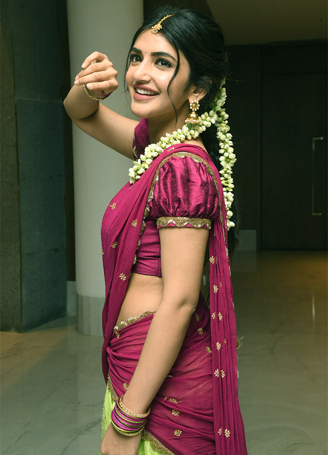 Actress_20Sreeleela_20New_20Pics-12.jpg 11