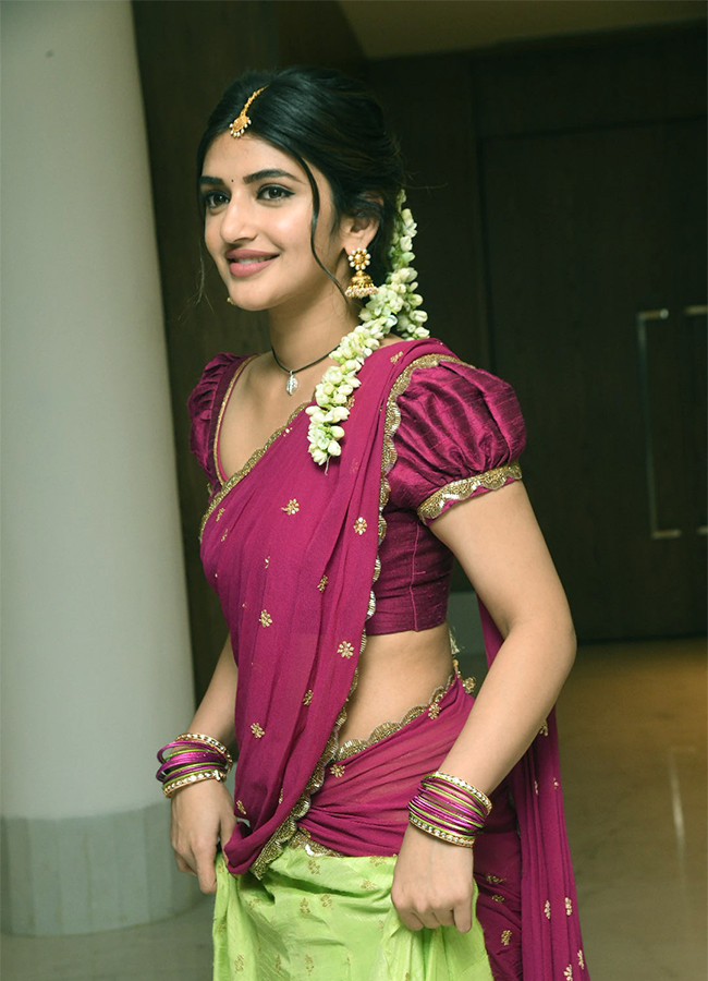 Actress_20Sreeleela_20New_20Pics-19.jpg 17