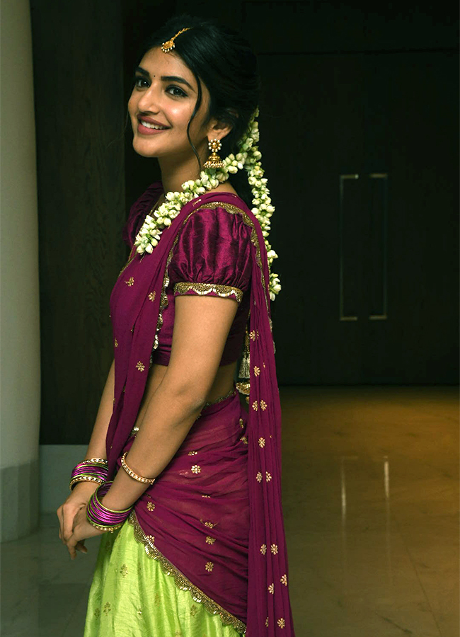 Actress_20Sreeleela_20New_20Pics-24.jpg 22