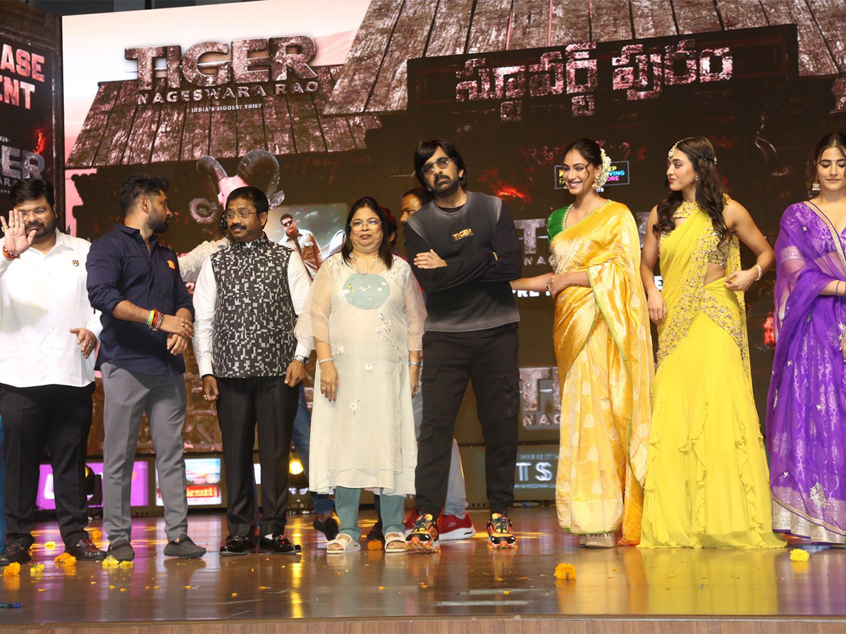 Tiger_20Nageswara_20Rao_20Pre_20Release_20Event_20Live-19.jpg 18