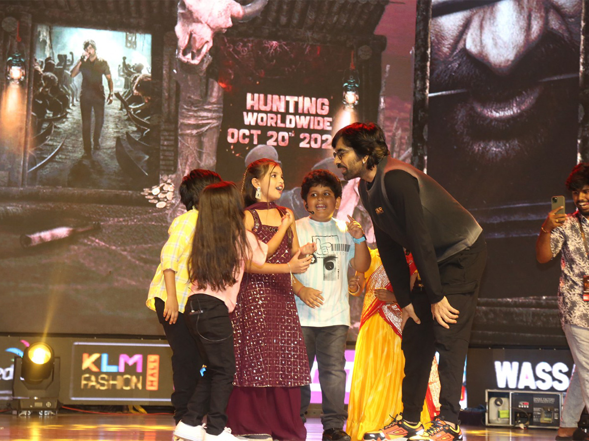 Tiger_20Nageswara_20Rao_20Pre_20Release_20Event_20Live-27.jpg 26