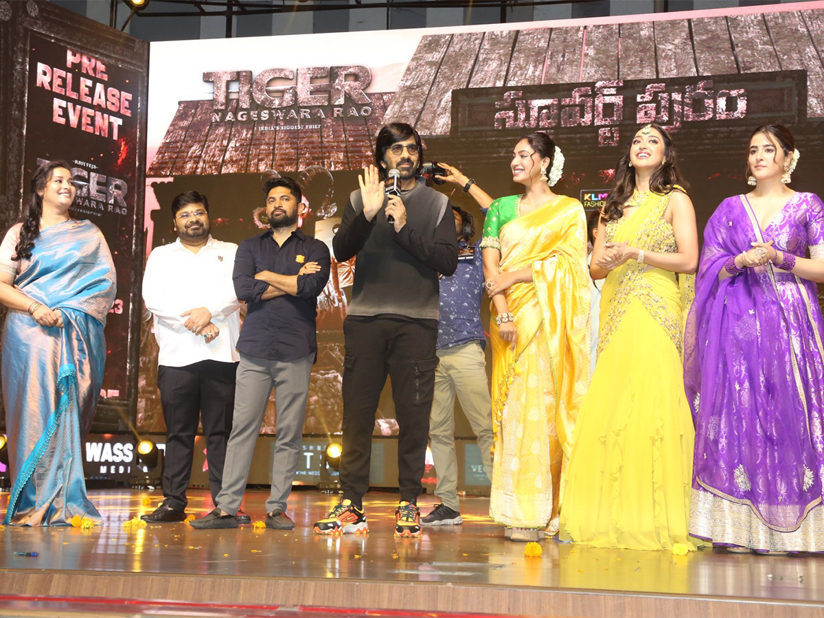Tiger_20Nageswara_20Rao_20Pre_20Release_20Event_20Live-4.jpg 4