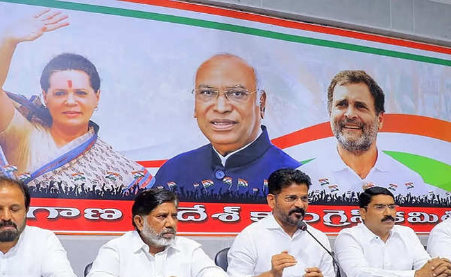 congress-party-given-b-form.jpg