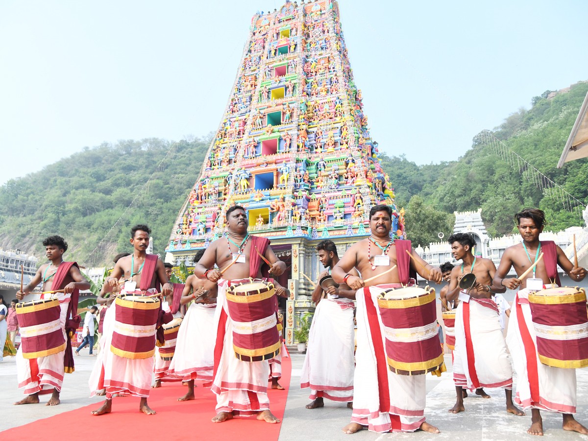 tirupathi-bramosthavan-Governer-AP-18.jpg 19