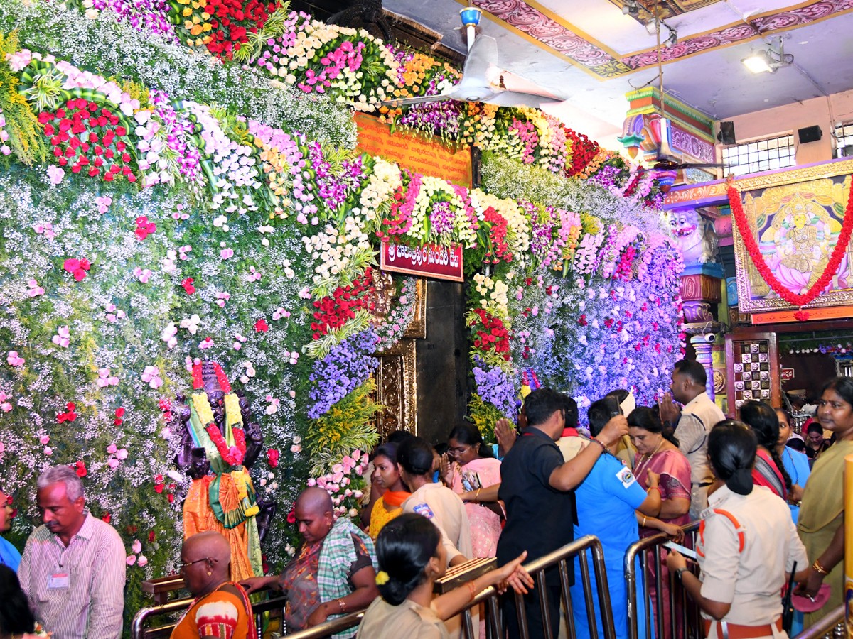 tirupathi-bramosthavan-Governer-AP-3.jpg 4