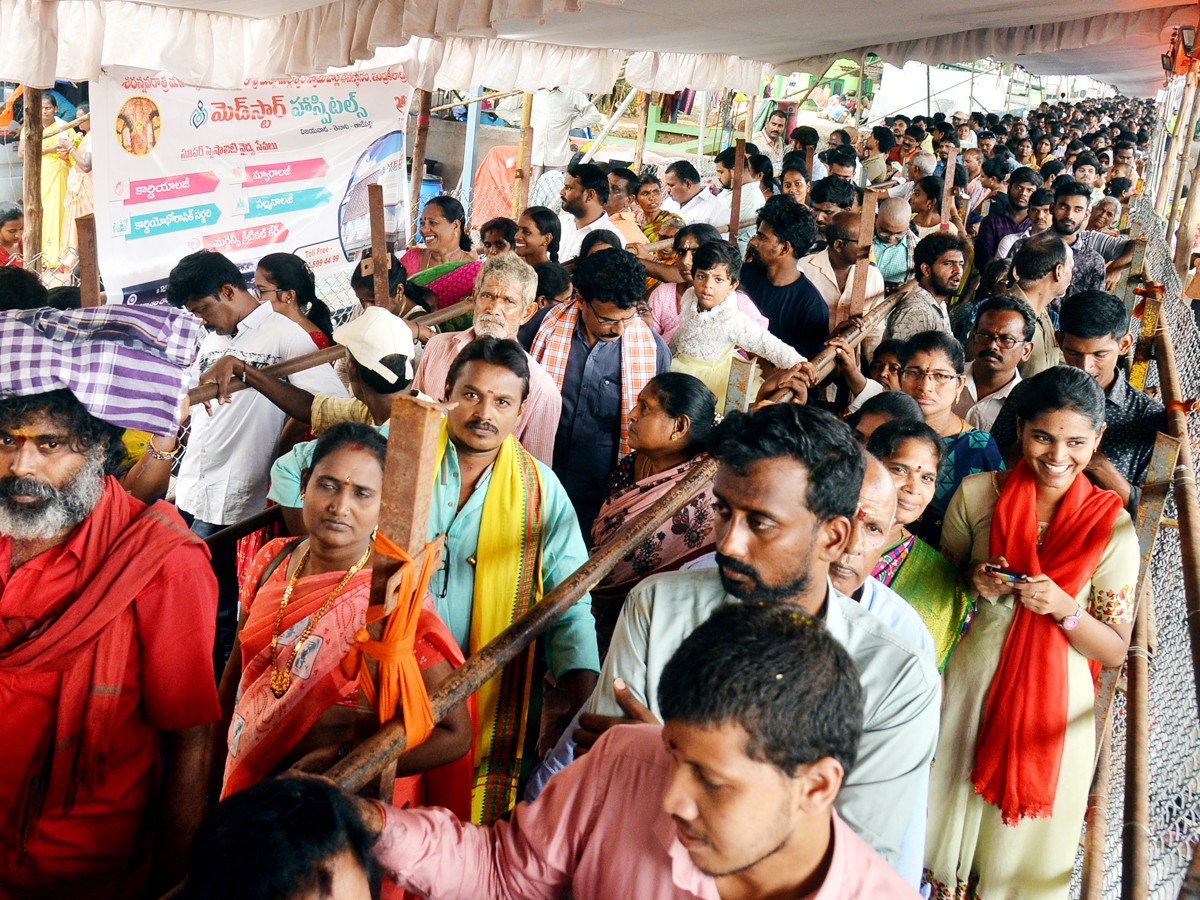 tirupathi-bramosthavan-Governer-AP-42.jpg 43