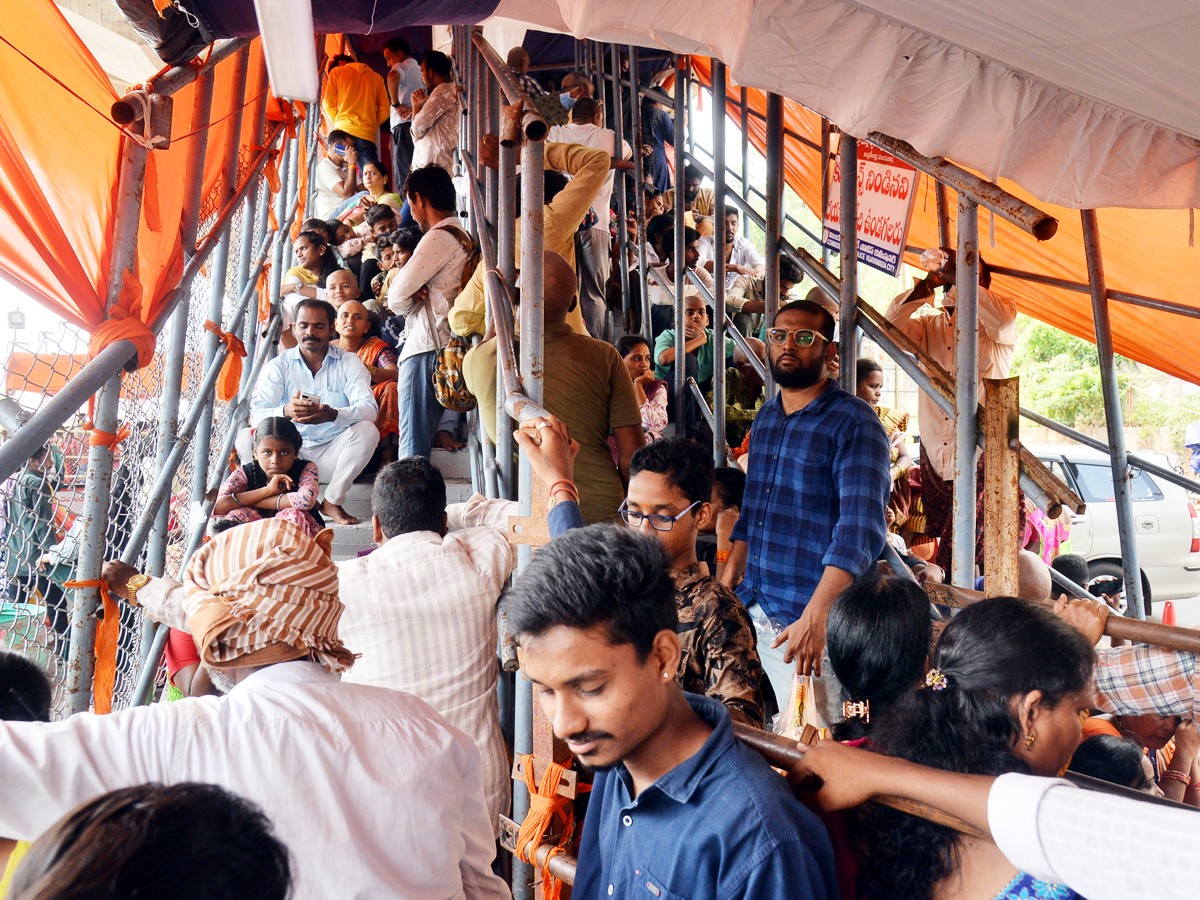 tirupathi-bramosthavan-Governer-AP-43.jpg 44