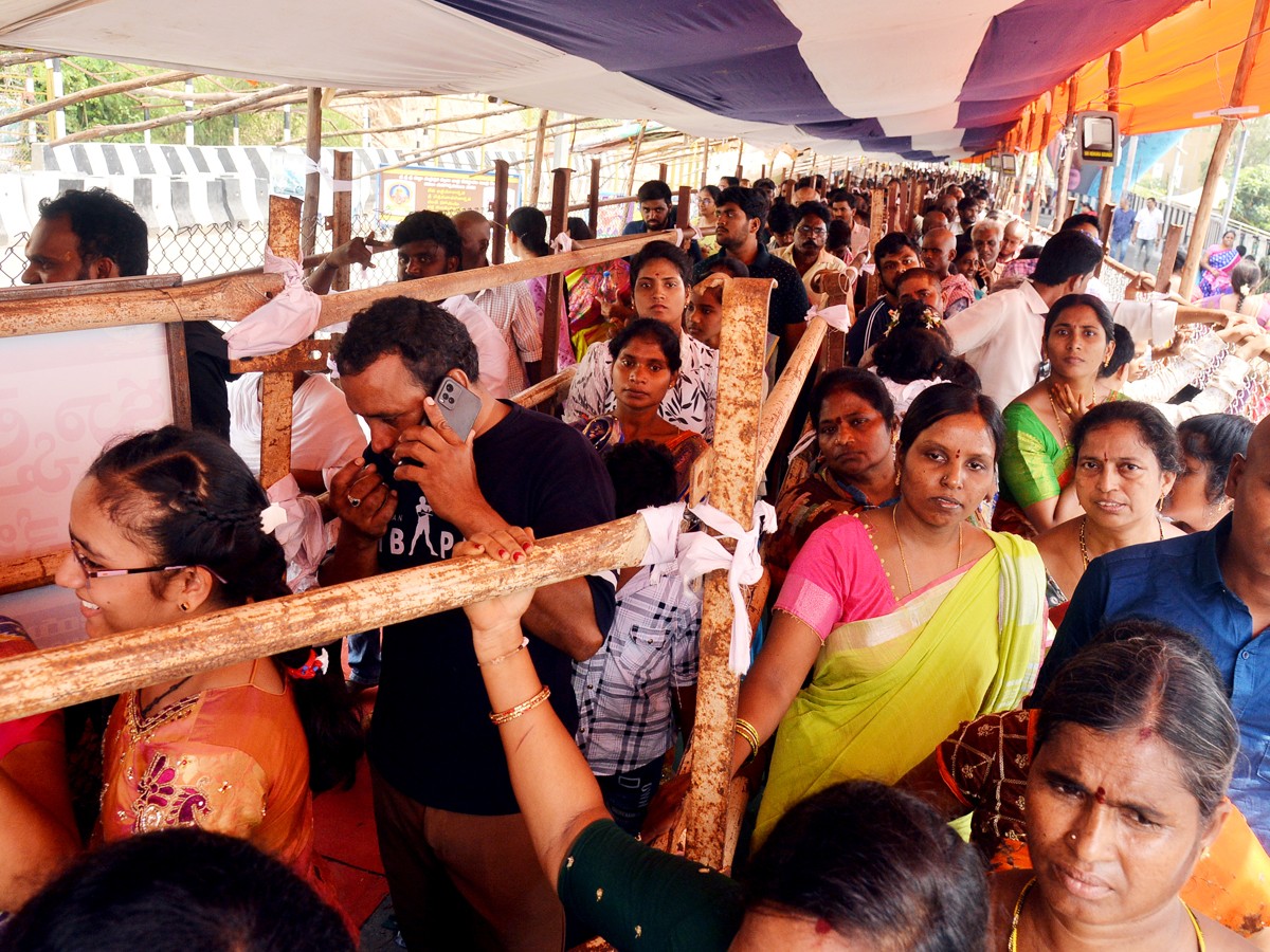 tirupathi-bramosthavan-Governer-AP-45.jpg 46
