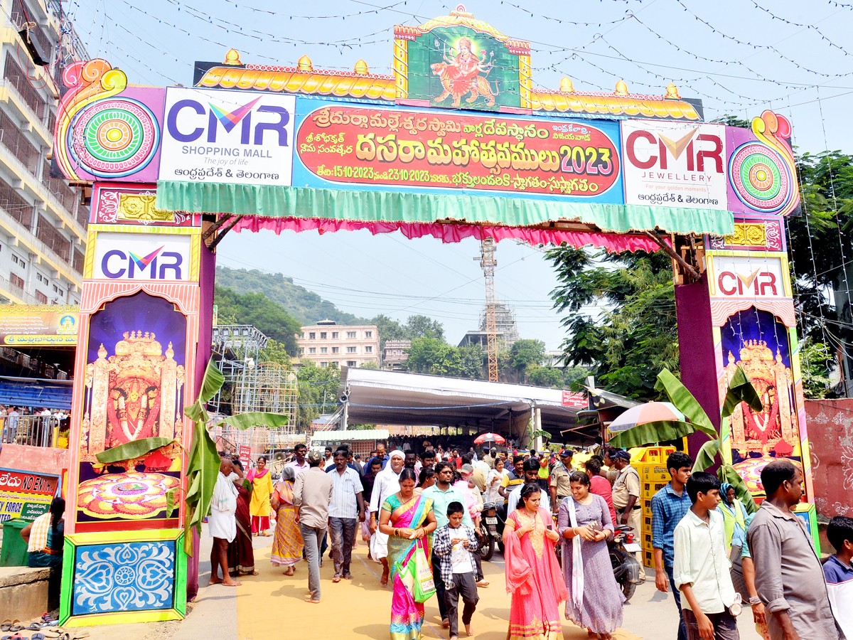 tirupathi-bramosthavan-Governer-AP-46.jpg 47