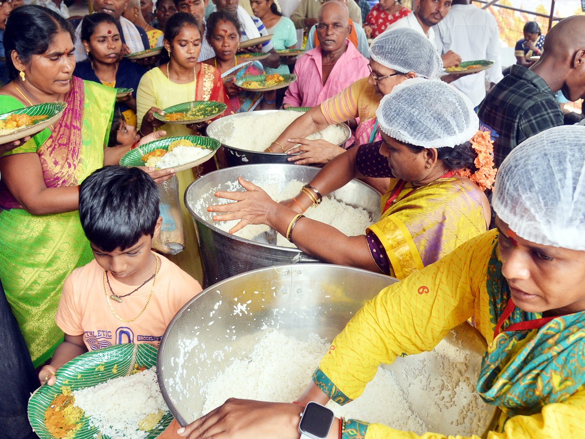 tirupathi-bramosthavan-Governer-AP-52.jpg 53