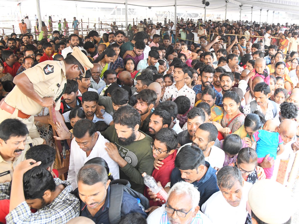 tirupathi-bramosthavan-Governer-AP-7.jpg 8