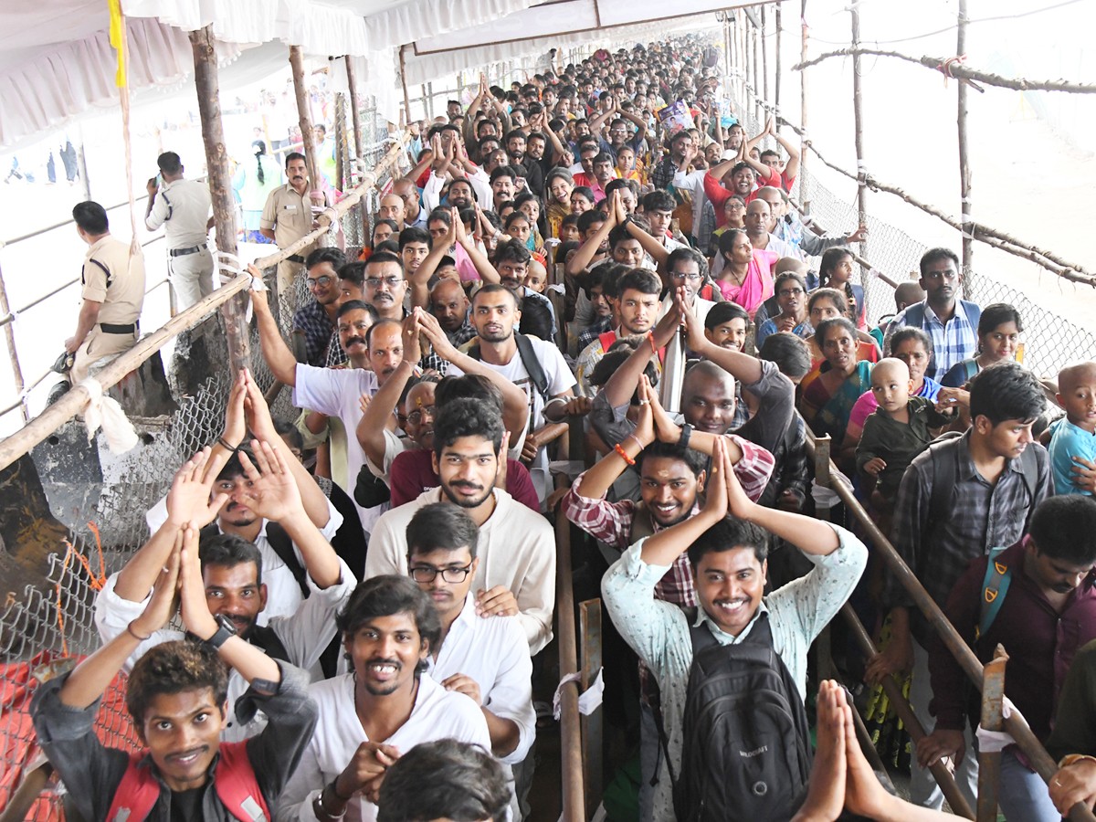 tirupathi-bramosthavan-Governer-AP-9.jpg 10