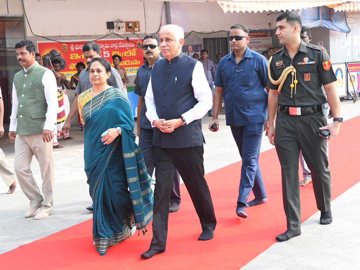 tirupathi-bramosthavan-Governer-AP.jpg 2