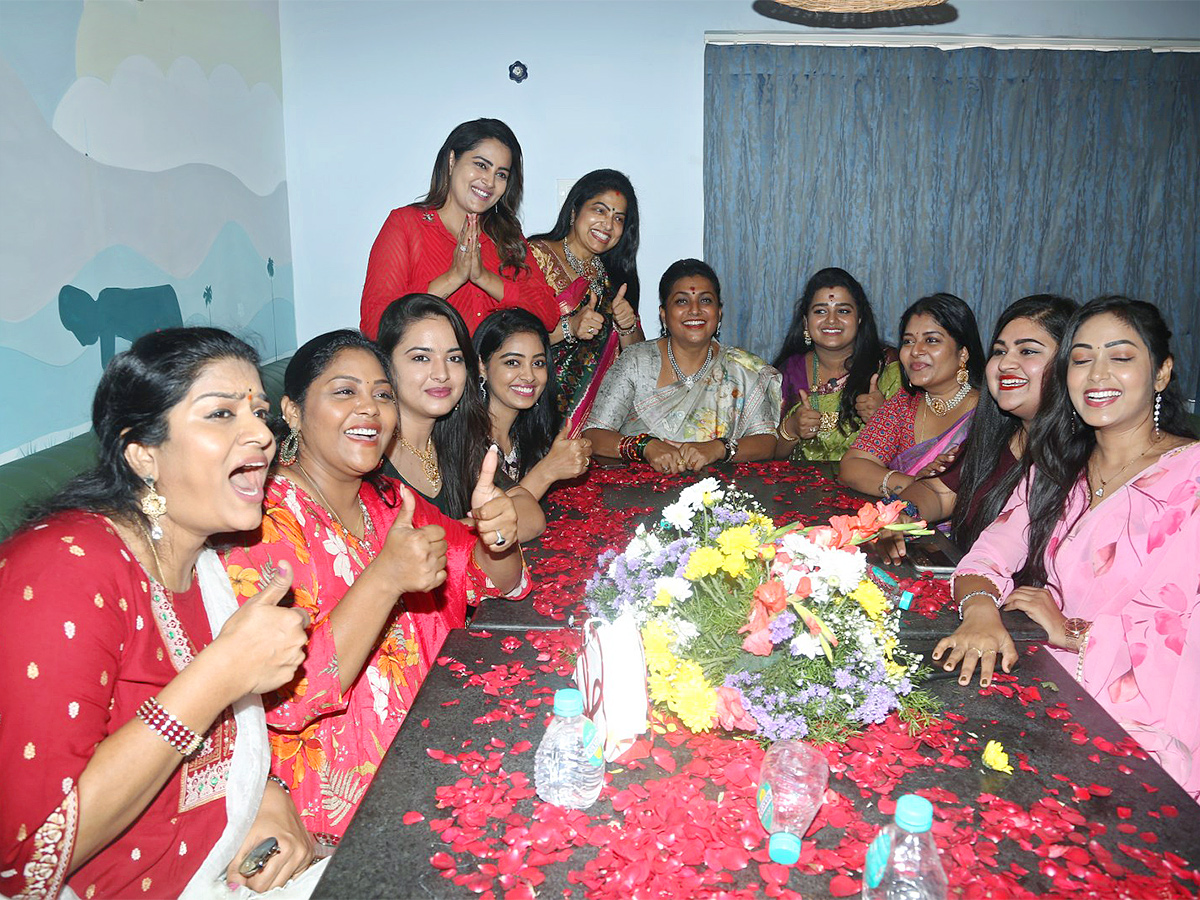 Roja_20Launches_20Mee_20Kadupuninda_20Restaurant_20Photos-17.jpg 16