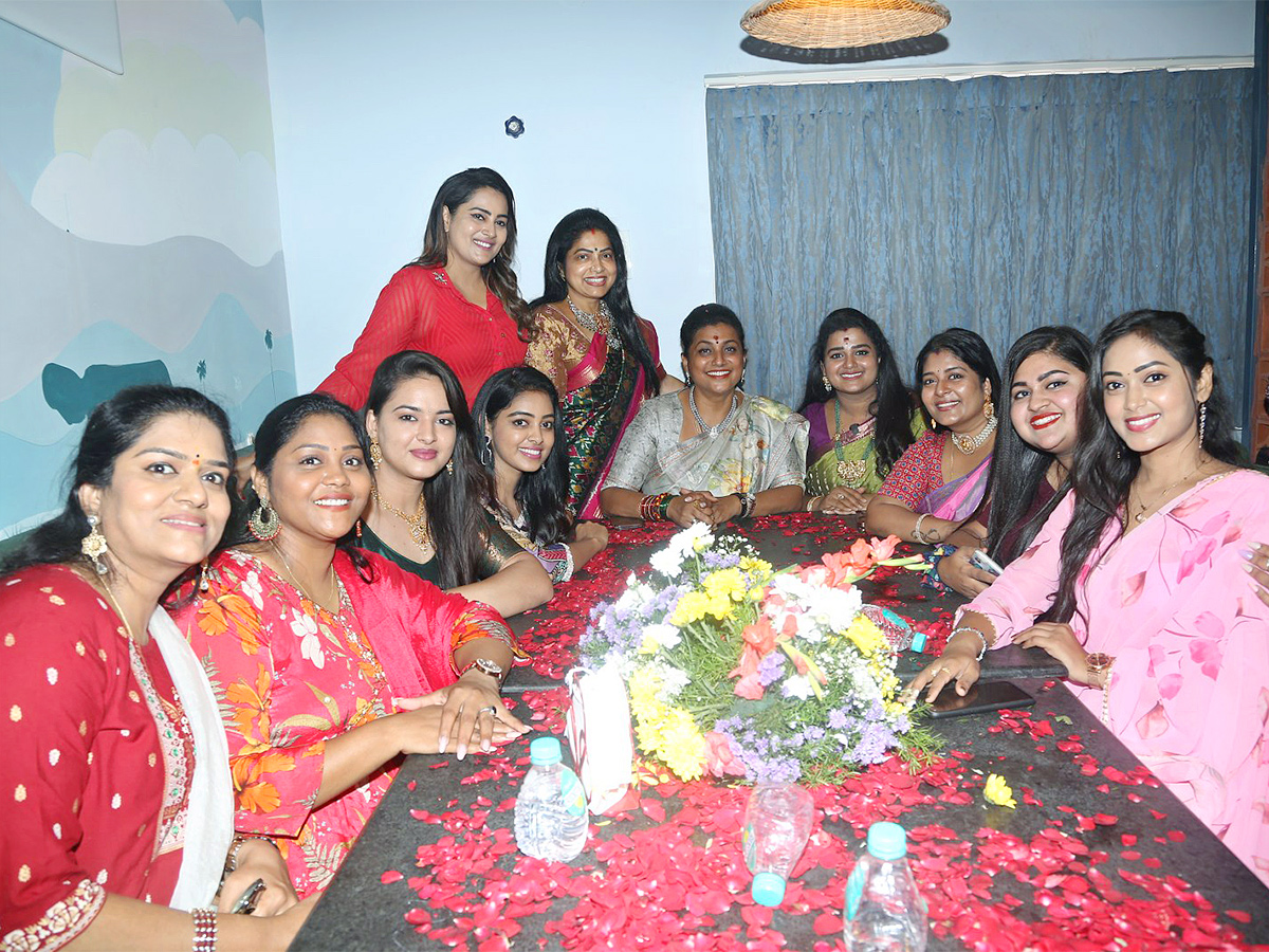 Roja_20Launches_20Mee_20Kadupuninda_20Restaurant_20Photos-3.jpg 3