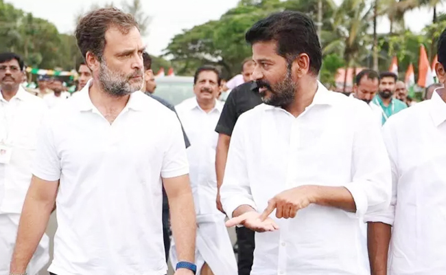 Telangana-rahul-Gandhi-Bus-.jpg