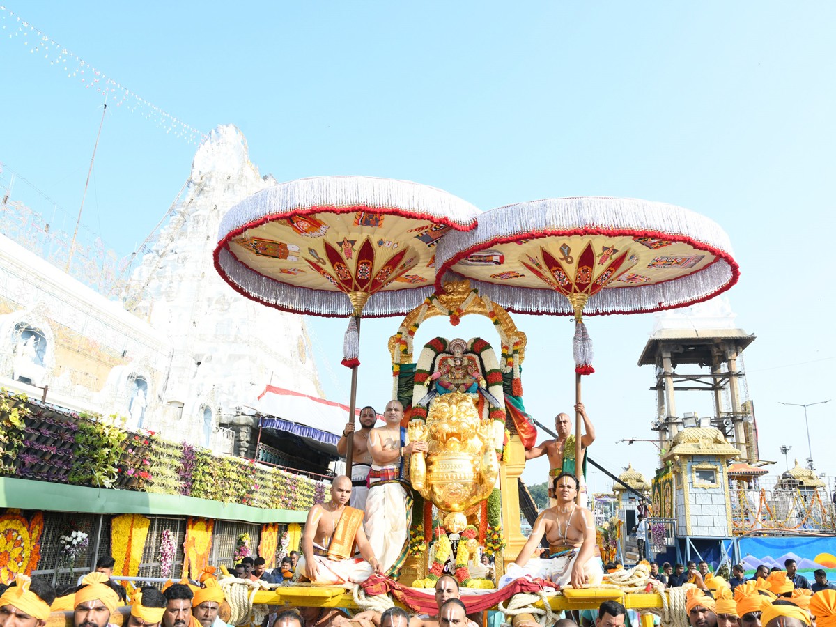 Tirupathi-bramosthavam-1.jpg 2