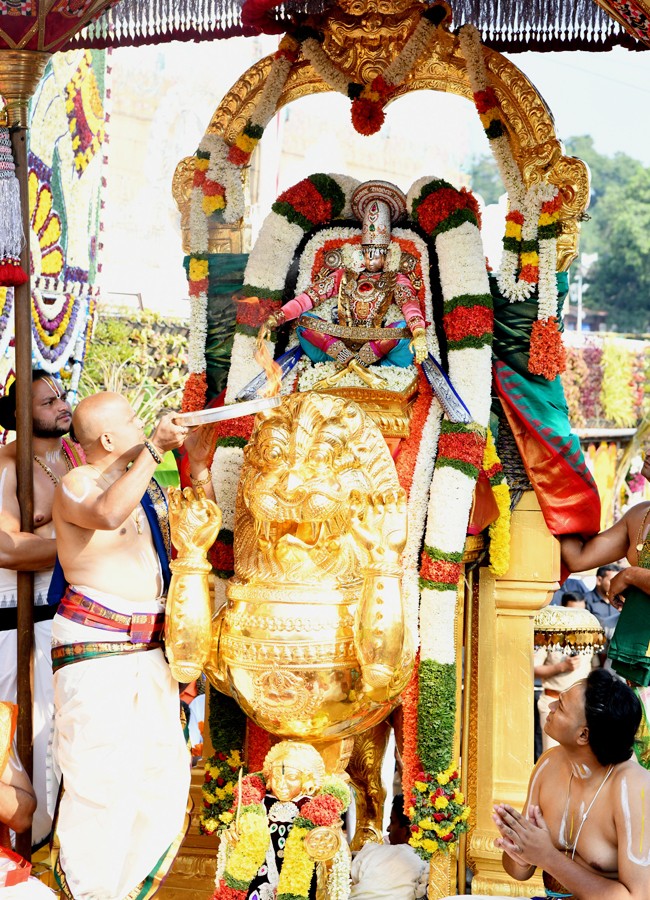 Tirupathi-bramosthavam-12.jpg 13