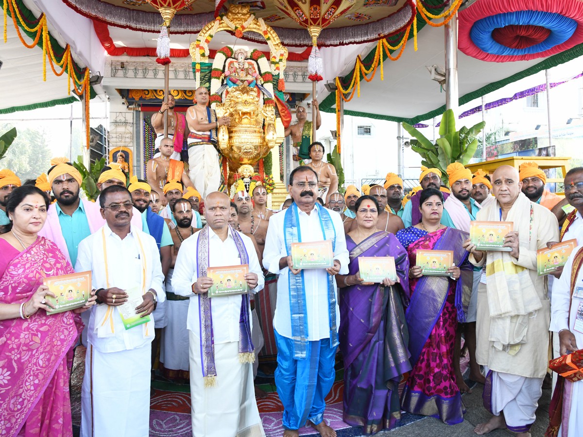 Tirupathi-bramosthavam-14_0.jpg 14