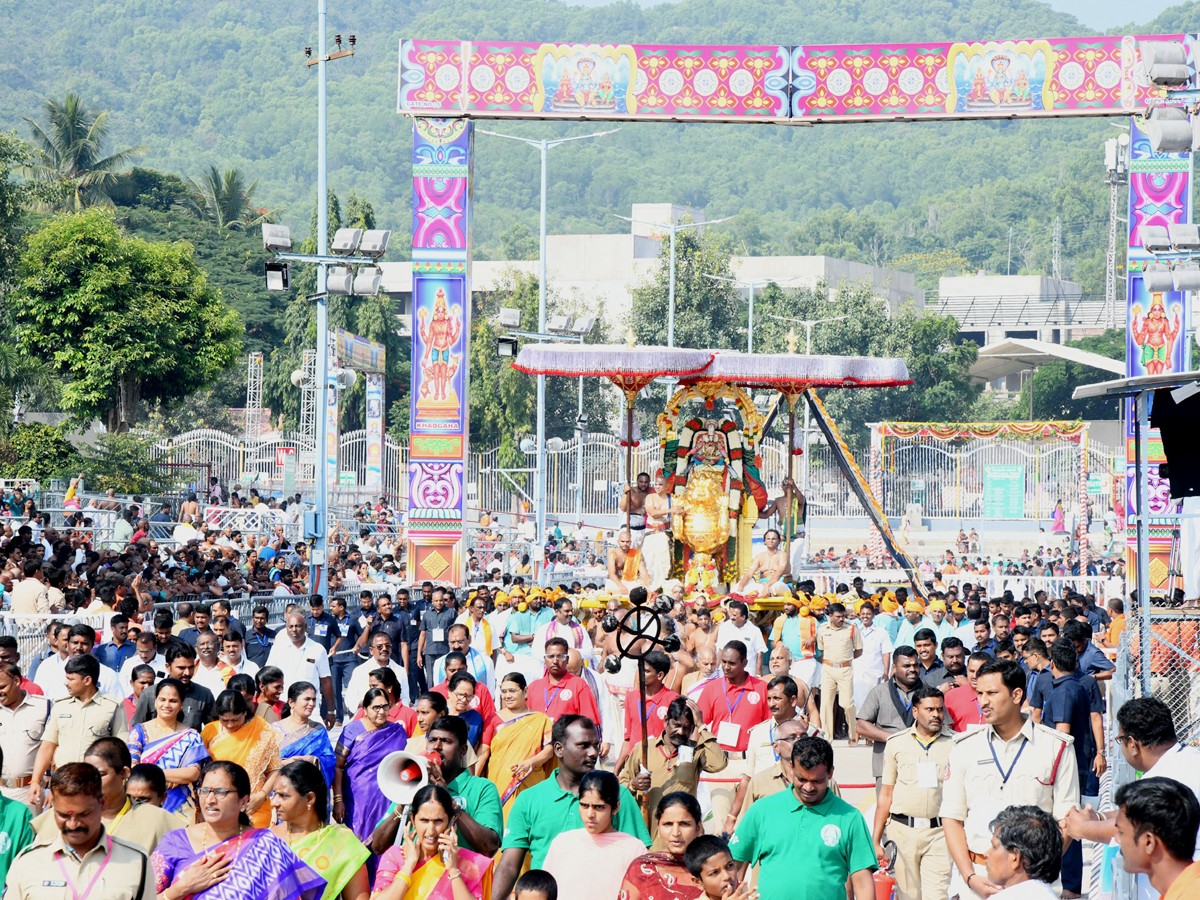 Tirupathi-bramosthavam-3.jpg 4