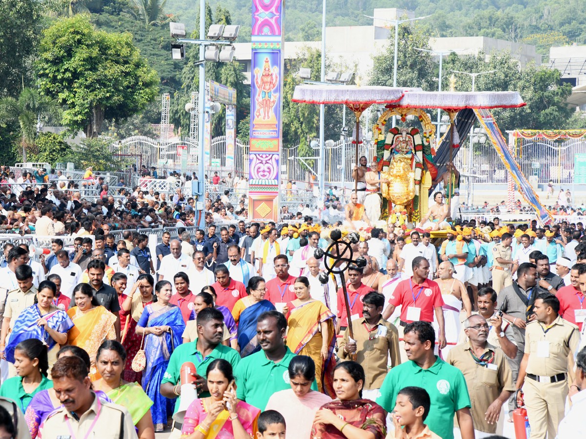 Tirupathi-bramosthavam-4.jpg 5