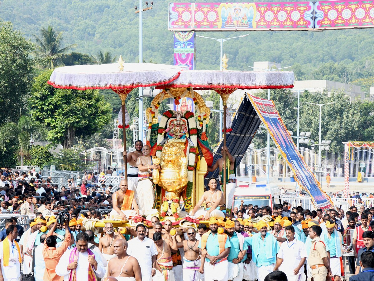 Tirupathi-bramosthavam-5.jpg 6