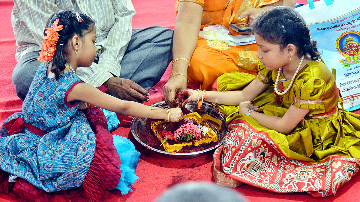 Vijayawada_20Indrakeeladri_20Dussehra_20Celebrations_202023_20Photos-11.jpg 11