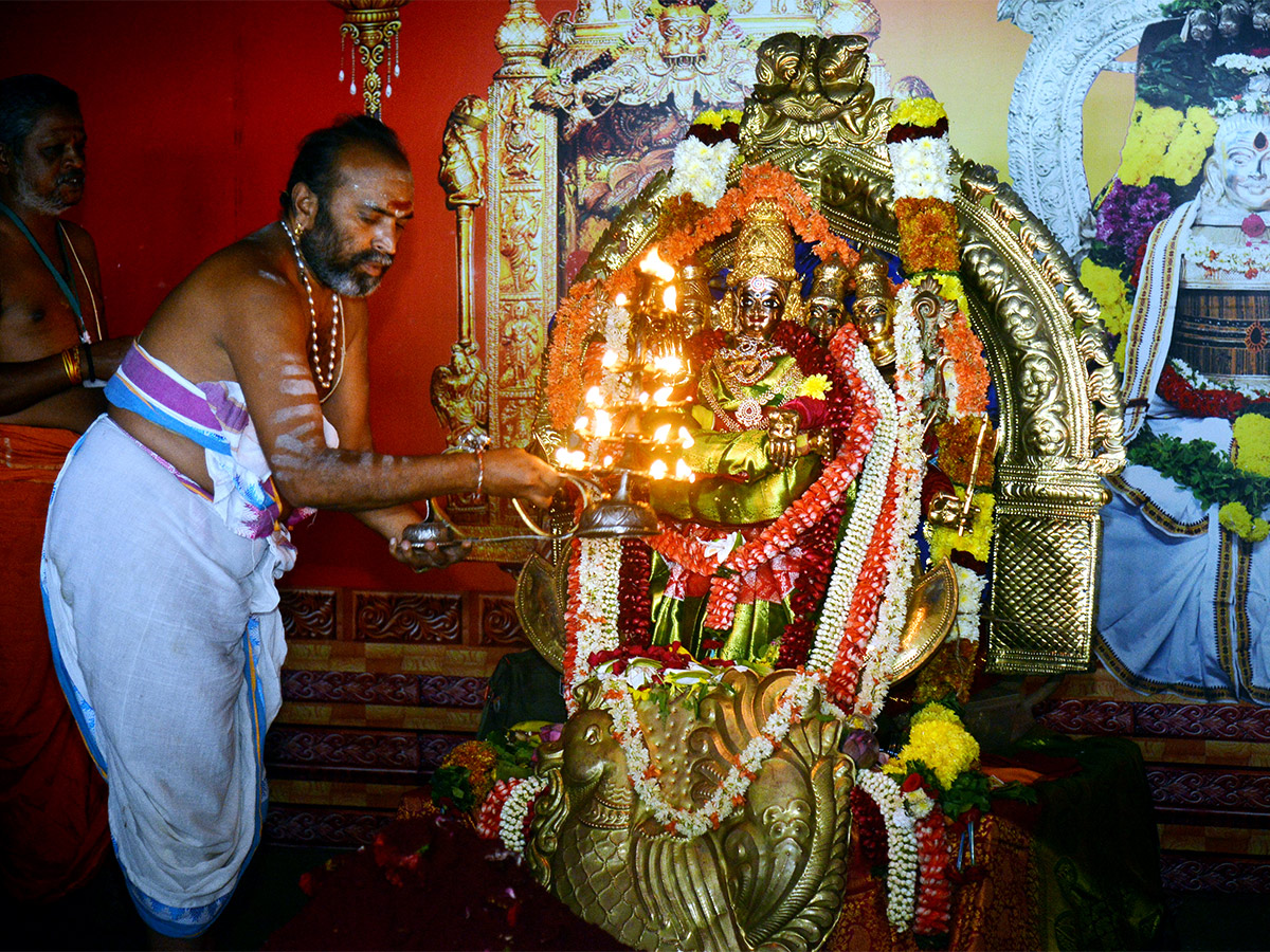 Vijayawada_20Indrakeeladri_20Dussehra_20Celebrations_202023_20Photos-22.jpg 22