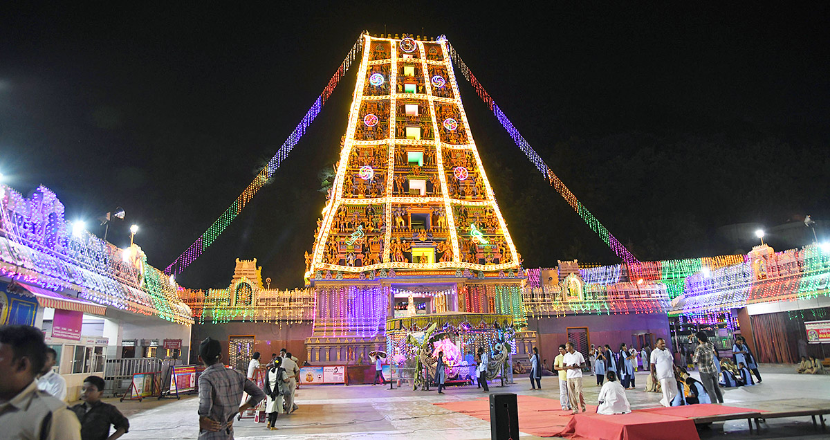 Vijayawada_20Indrakeeladri_20Dussehra_20Celebrations_202023_20Photos-23.jpg 23
