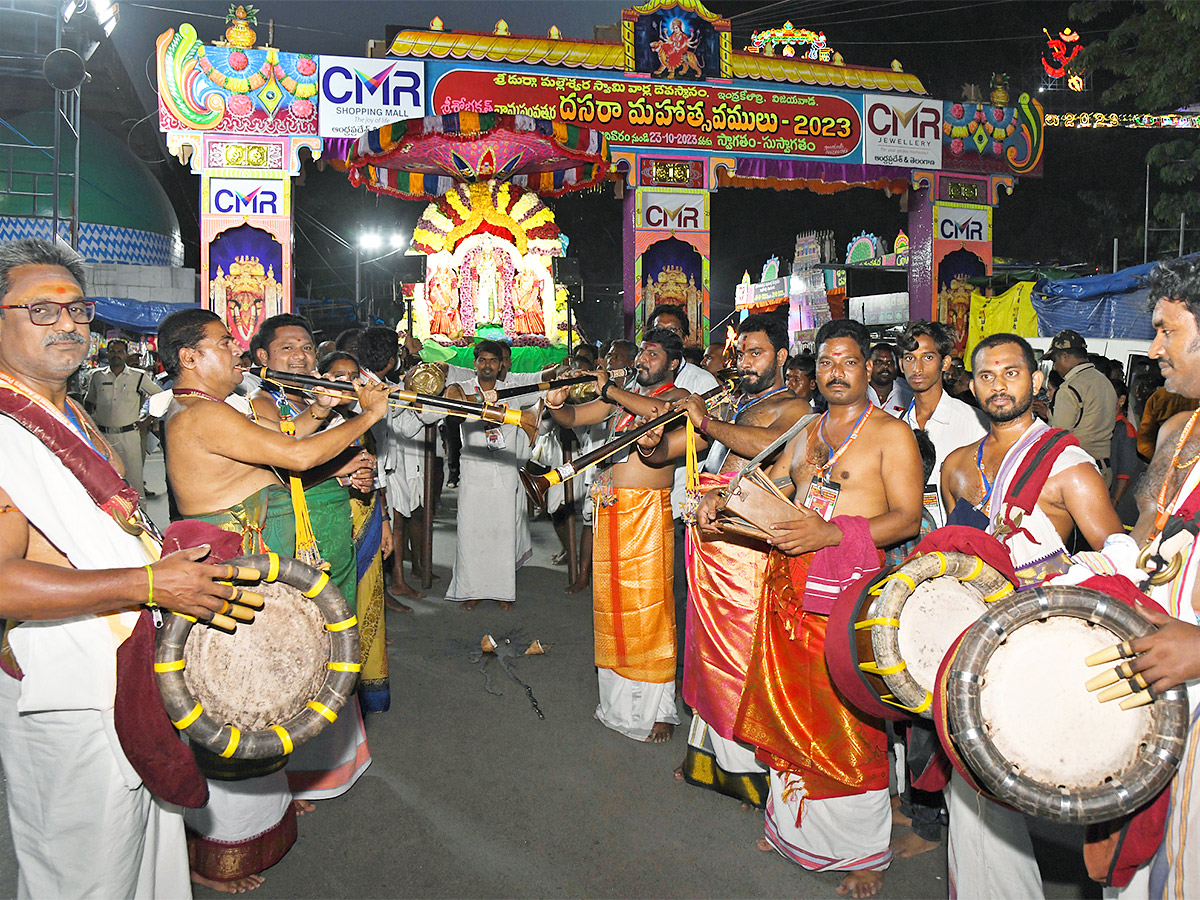 Vijayawada_20Indrakeeladri_20Dussehra_20Celebrations_202023_20Photos-24.jpg 24
