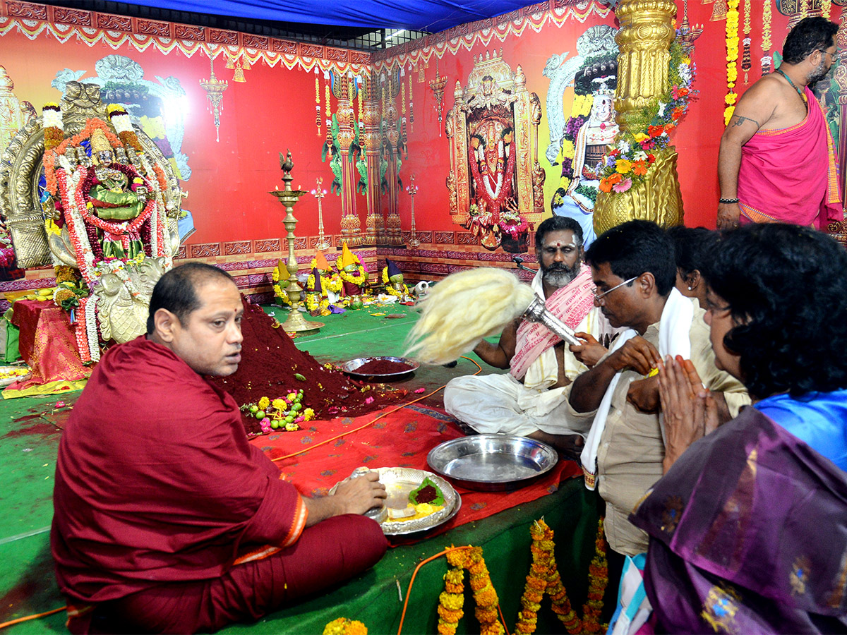Vijayawada_20Indrakeeladri_20Dussehra_20Celebrations_202023_20Photos-36.jpg 35
