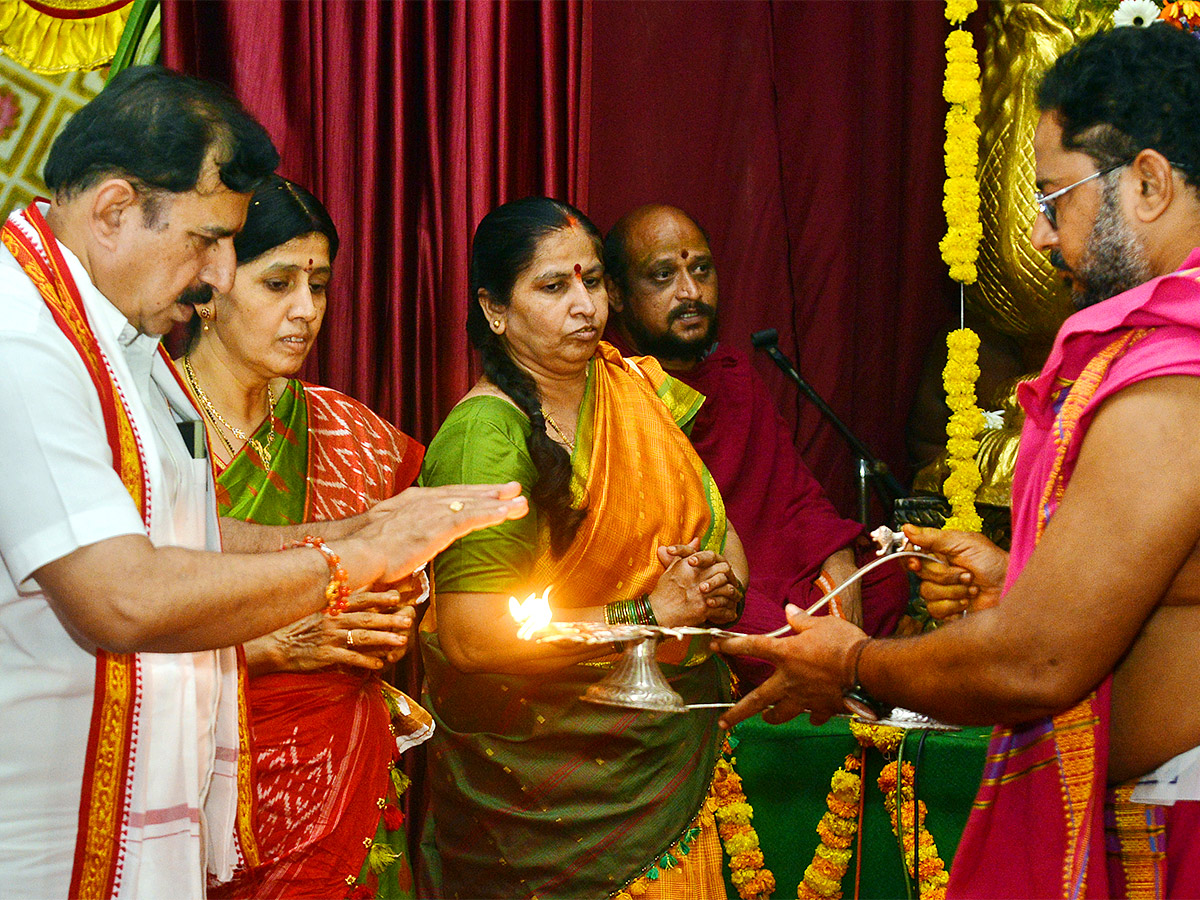 Vijayawada_20Indrakeeladri_20Dussehra_20Celebrations_202023_20Photos-37.jpg 36