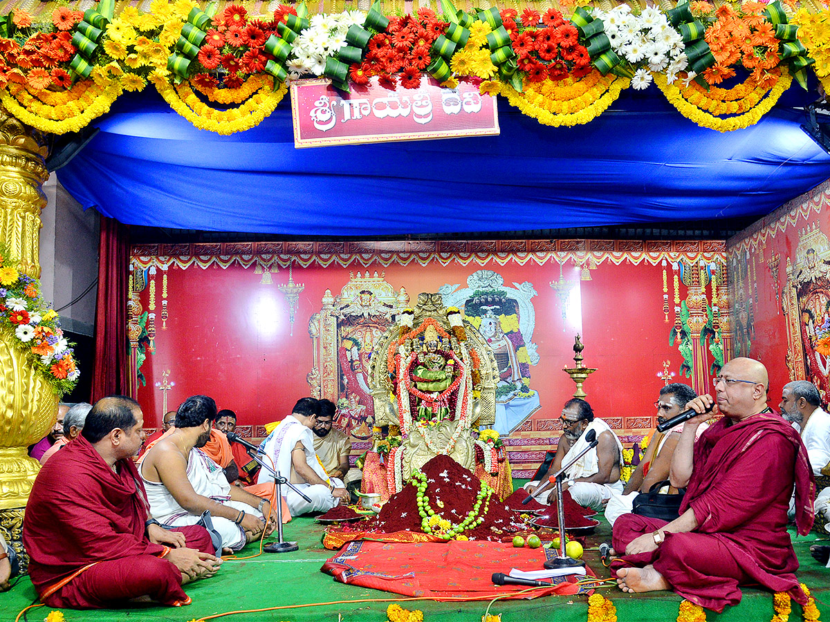 Vijayawada_20Indrakeeladri_20Dussehra_20Celebrations_202023_20Photos-44.jpg 42