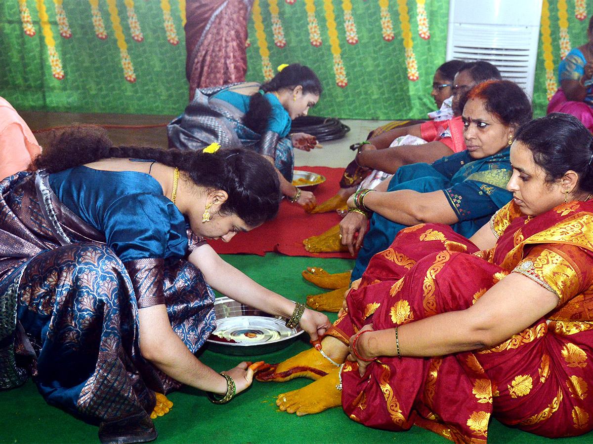 Vijayawada_20Indrakeeladri_20Dussehra_20Celebrations_202023_20Photos-46.jpg 44