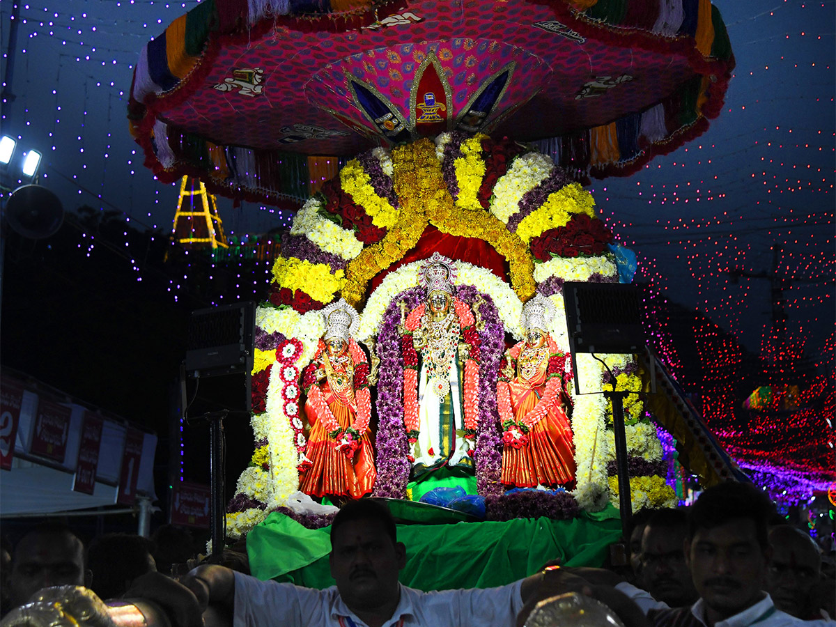 Vijayawada_20Indrakeeladri_20Dussehra_20Celebrations_202023_20Photos-52.jpg 50