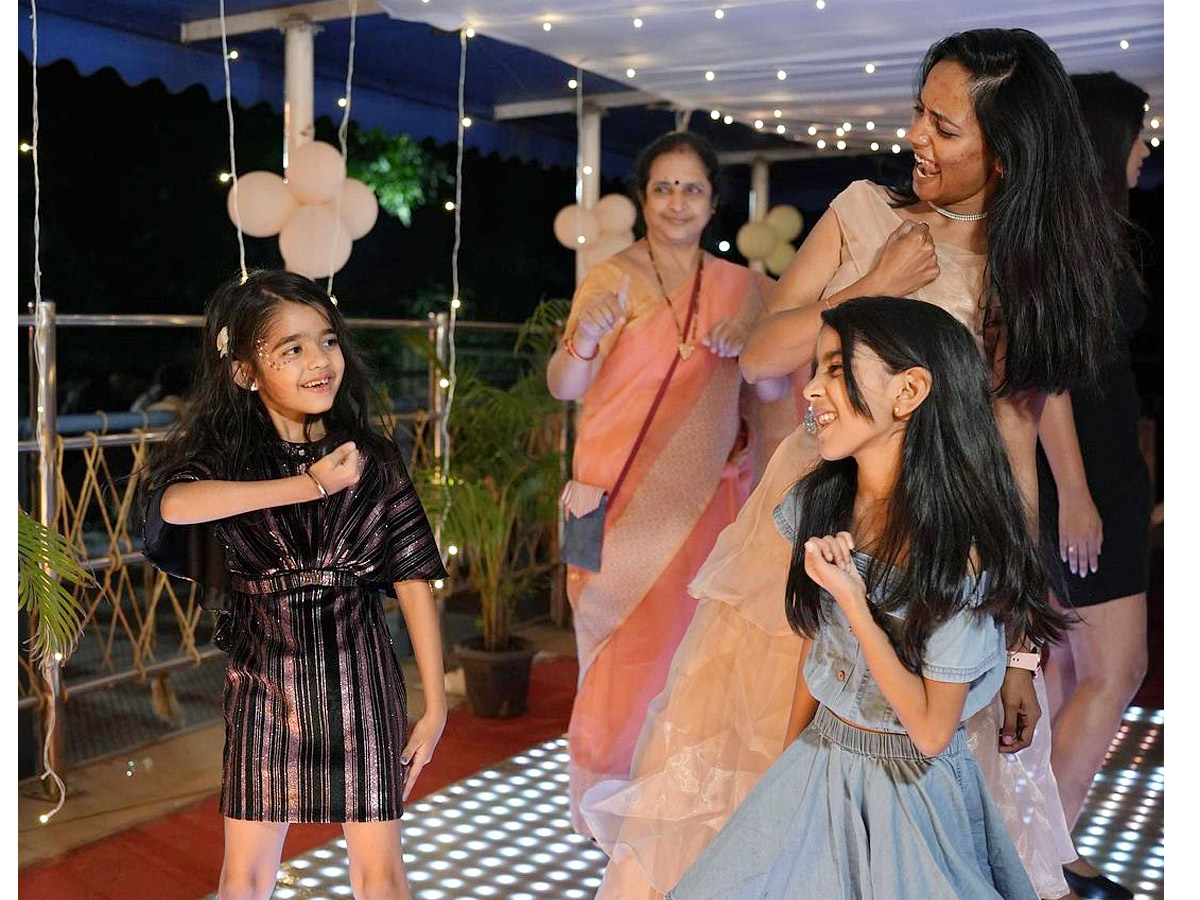 Anchor_20Ravi_20Daughter_20Viya_20Birthday_20Celebrations_20With_20Bigg_20Boss_20Contestants_20Photos_10.jpg 11