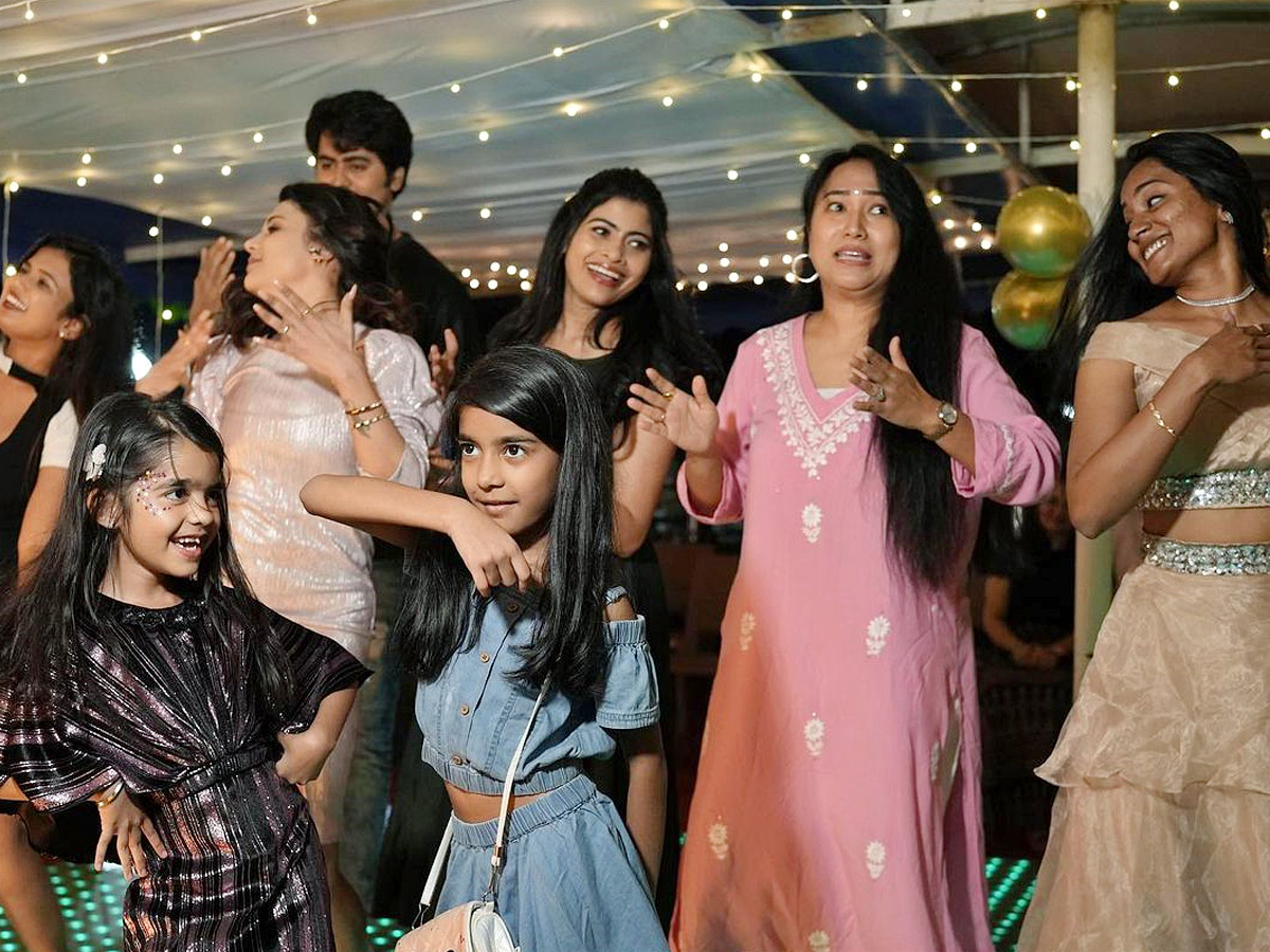 Anchor_20Ravi_20Daughter_20Viya_20Birthday_20Celebrations_20With_20Bigg_20Boss_20Contestants_20Photos_3.jpg 4