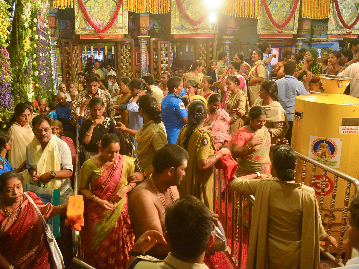 Indrakeeladri_20Dasara_20Navaratri_20Photos-16.jpg 15