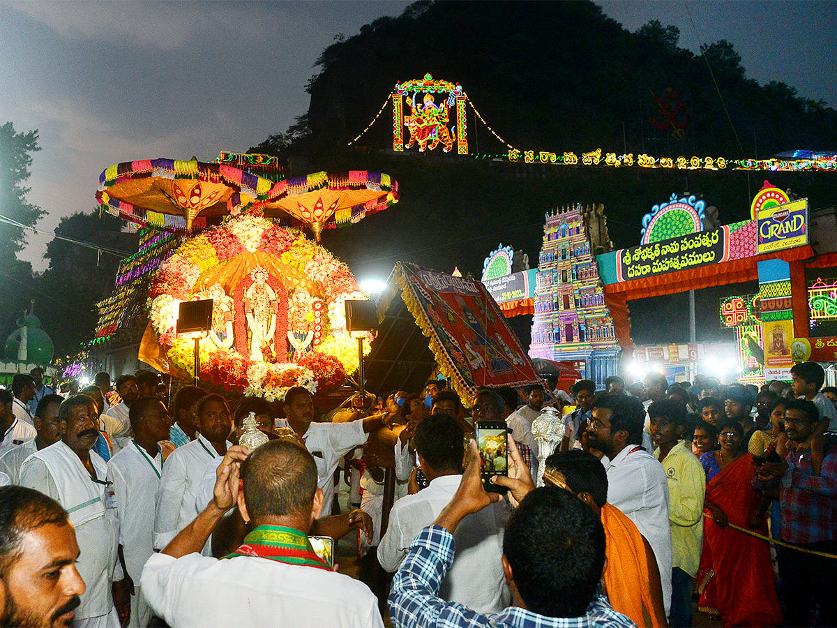 Indrakeeladri_20Dasara_20Navaratri_20Photos-26.jpg 24