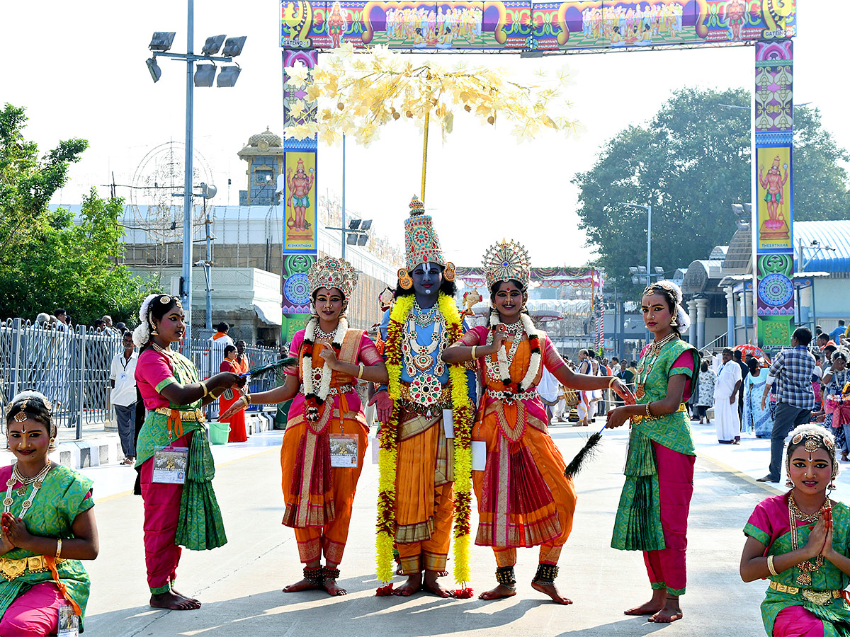 Sri_20Vari_20Navaratri_20Brahmotsavam_202023_20Pictures_20-11.jpg 10